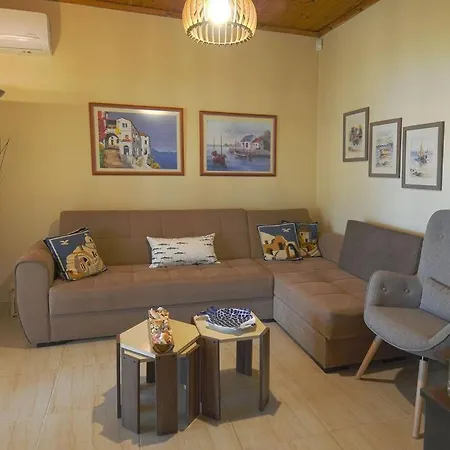 One Step ι Seaside ι Quiet ι